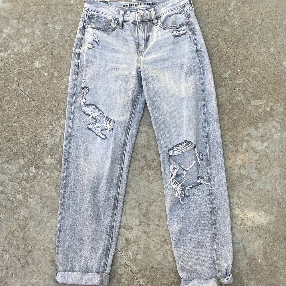 American Eagle Ripped Jeans (Size 0)